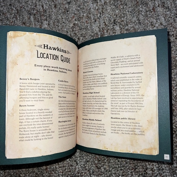 Stranger Things Fan Field Guide Hardback EUC - Picture 5 of 6